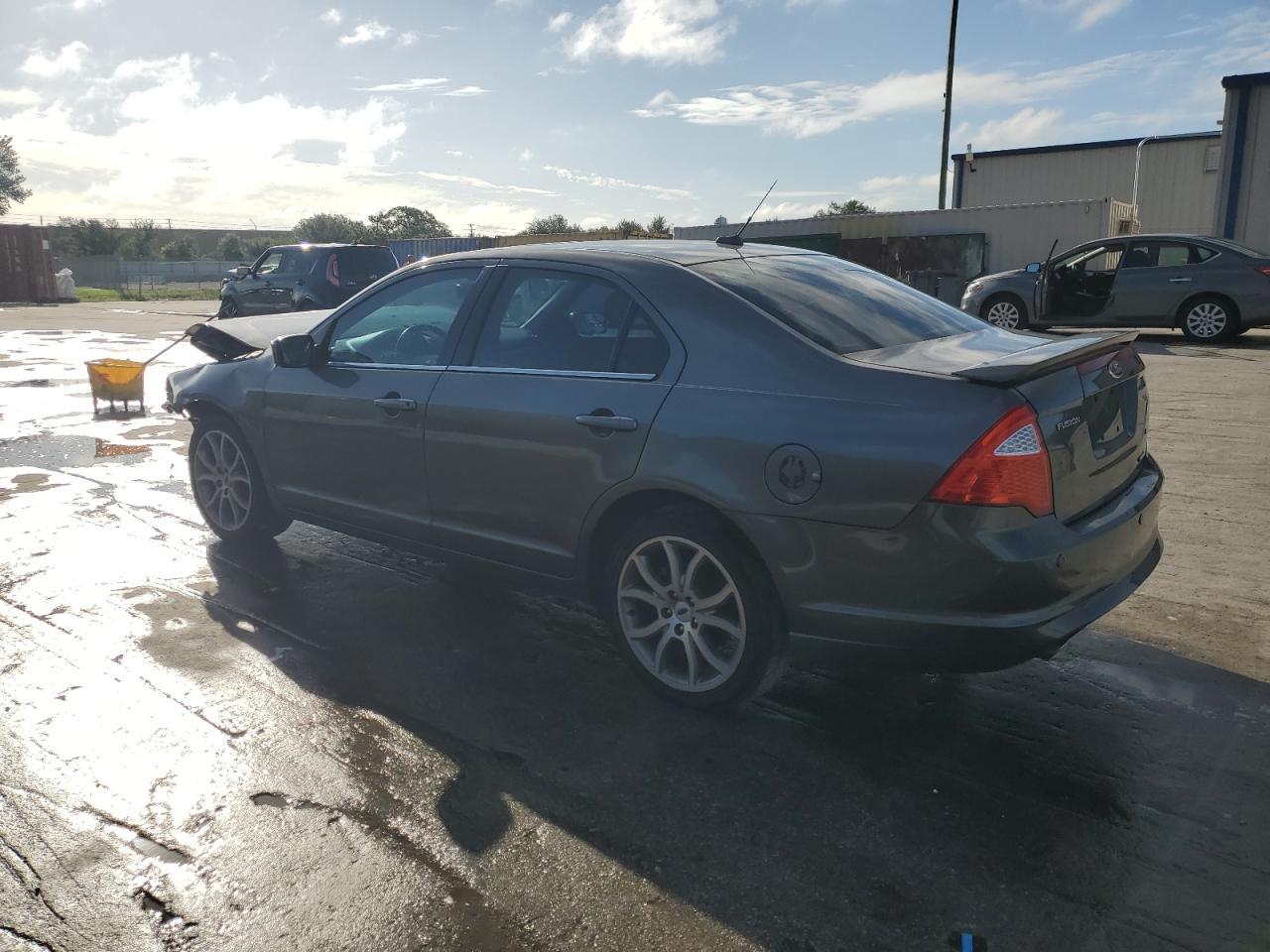 2012 Ford Fusion Se - Image 2