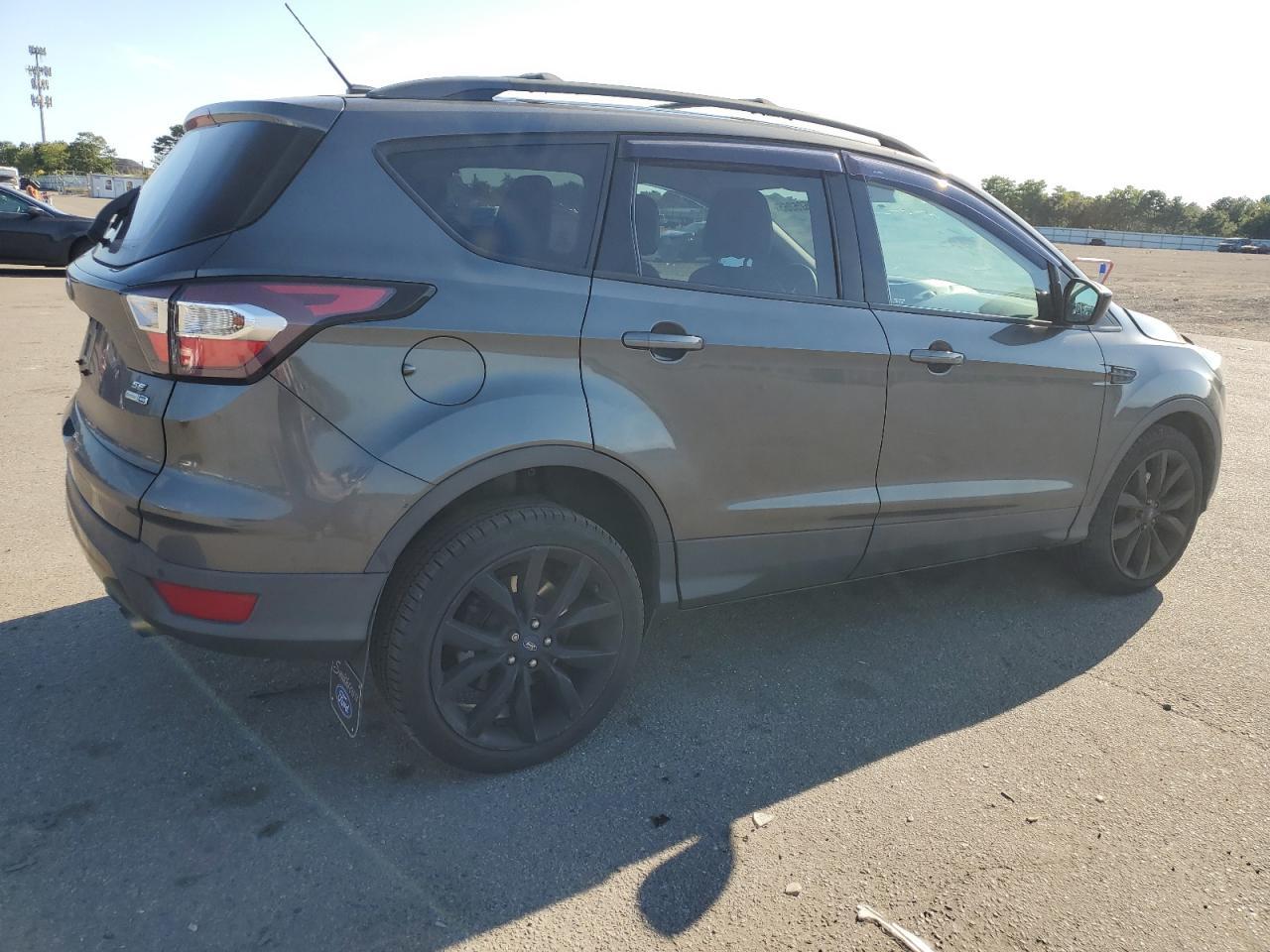 2017 Ford Escape Se - Фото 3