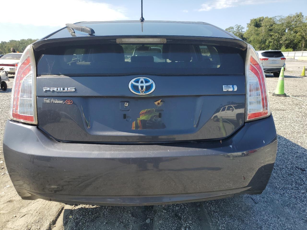 2014 Toyota Prius Two - Фото 6