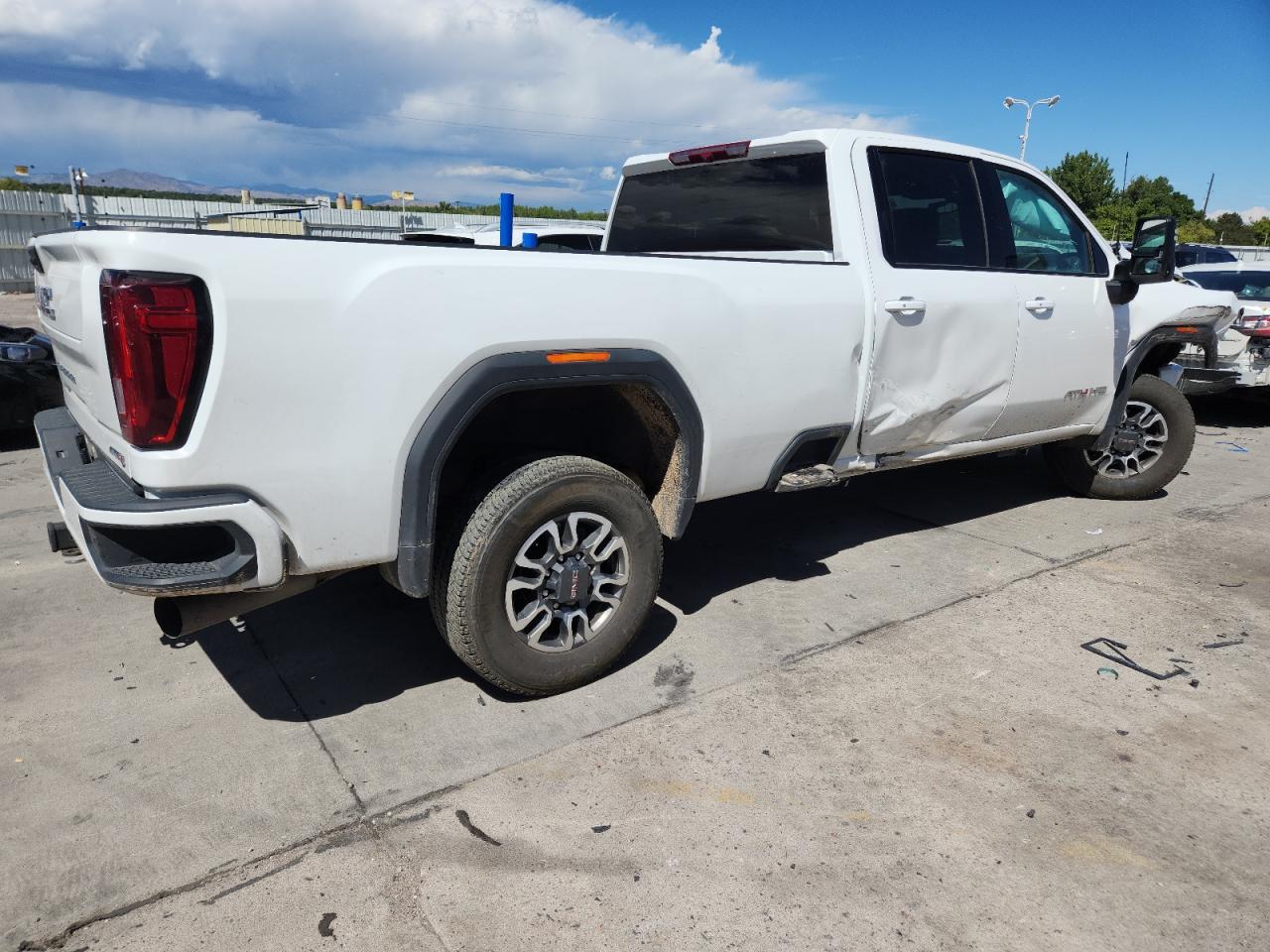 2023 GMC Sierra K3500 At4 - Фото 3