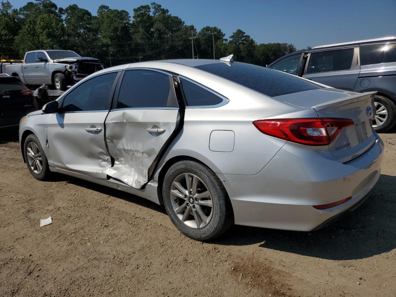 2016 Hyundai Sonata Se - Image 2