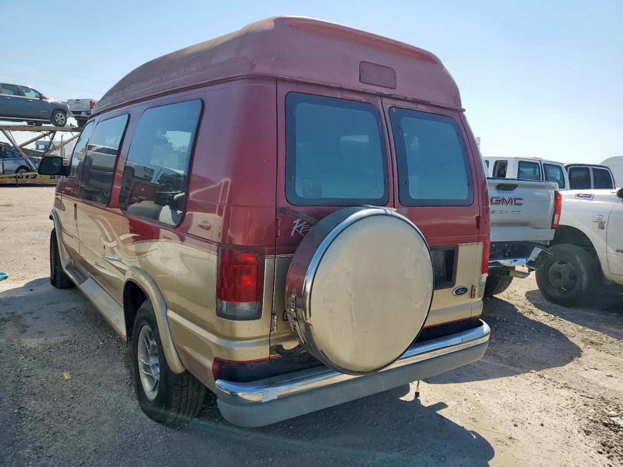 1999 Ford Econoline E250 Van - Фото 2
