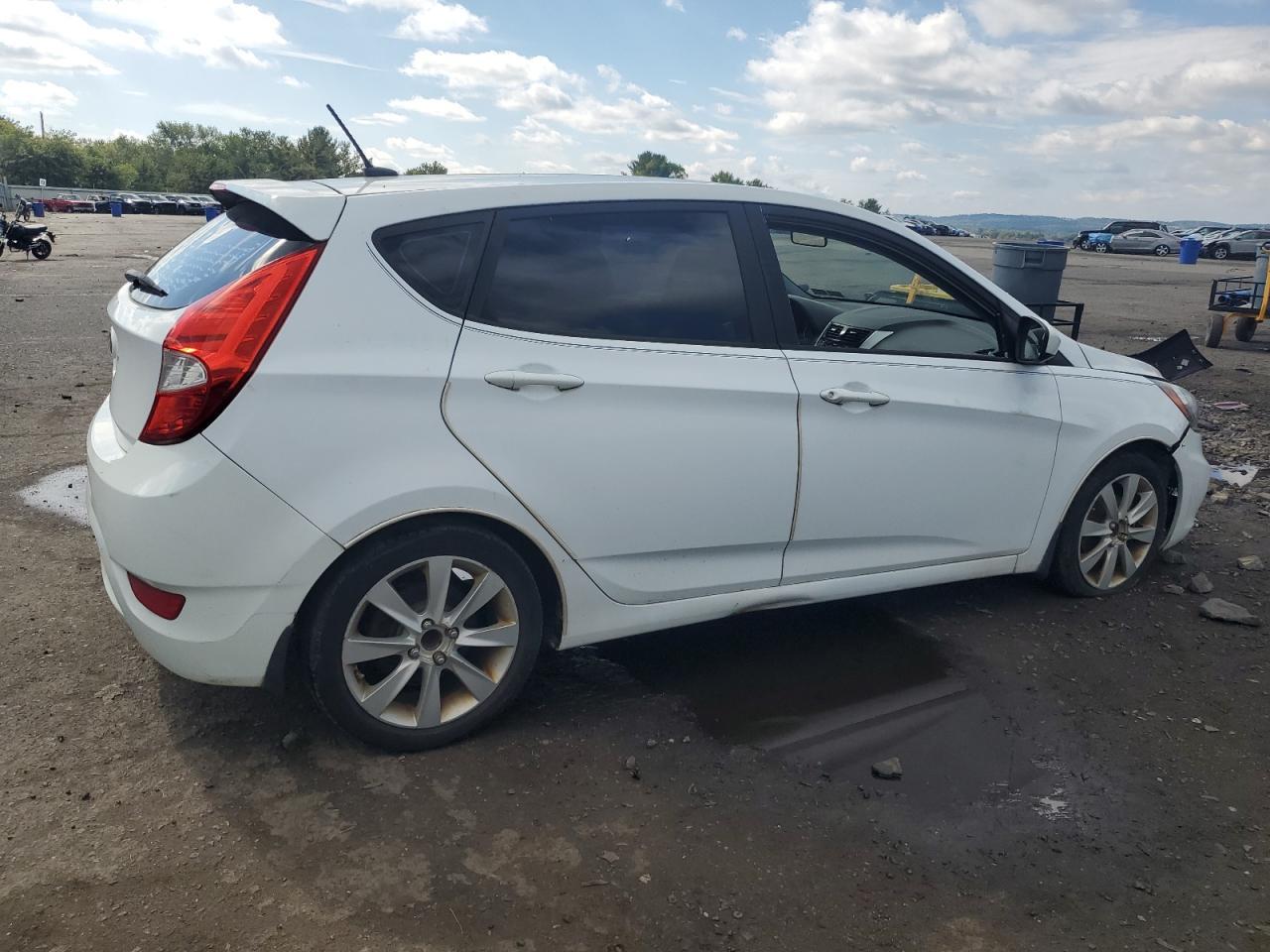 2012 Hyundai Accent Gls - Фото 3