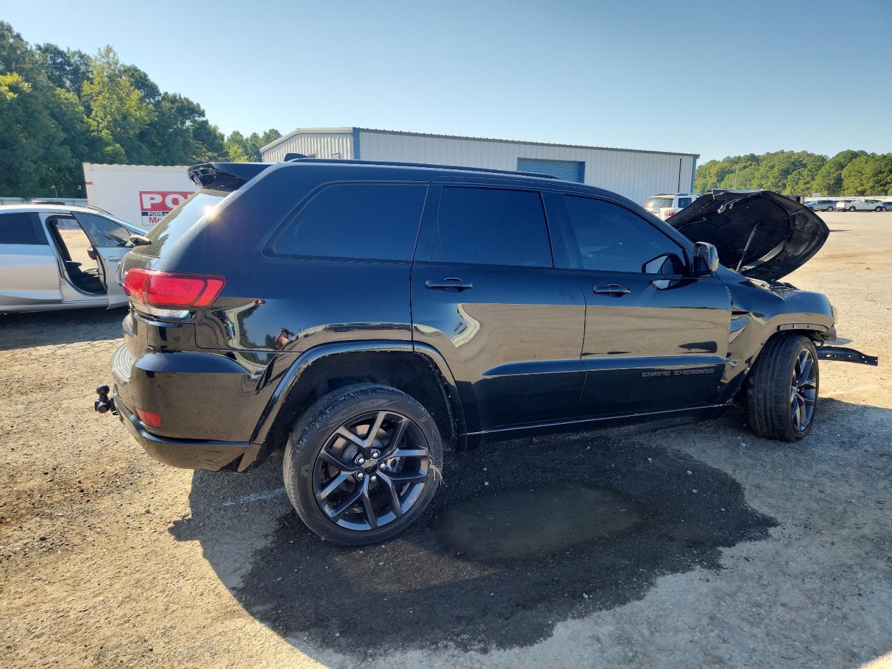 2020 Jeep Grand Cherokee Laredo - Image 3