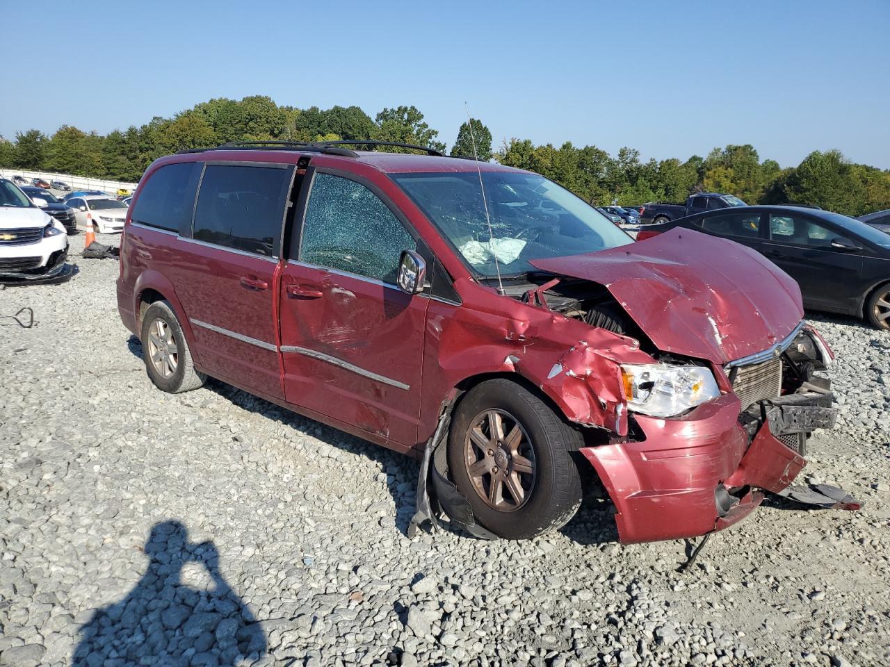 2010 Chrysler Town & Country Touring Plus - Фото 4