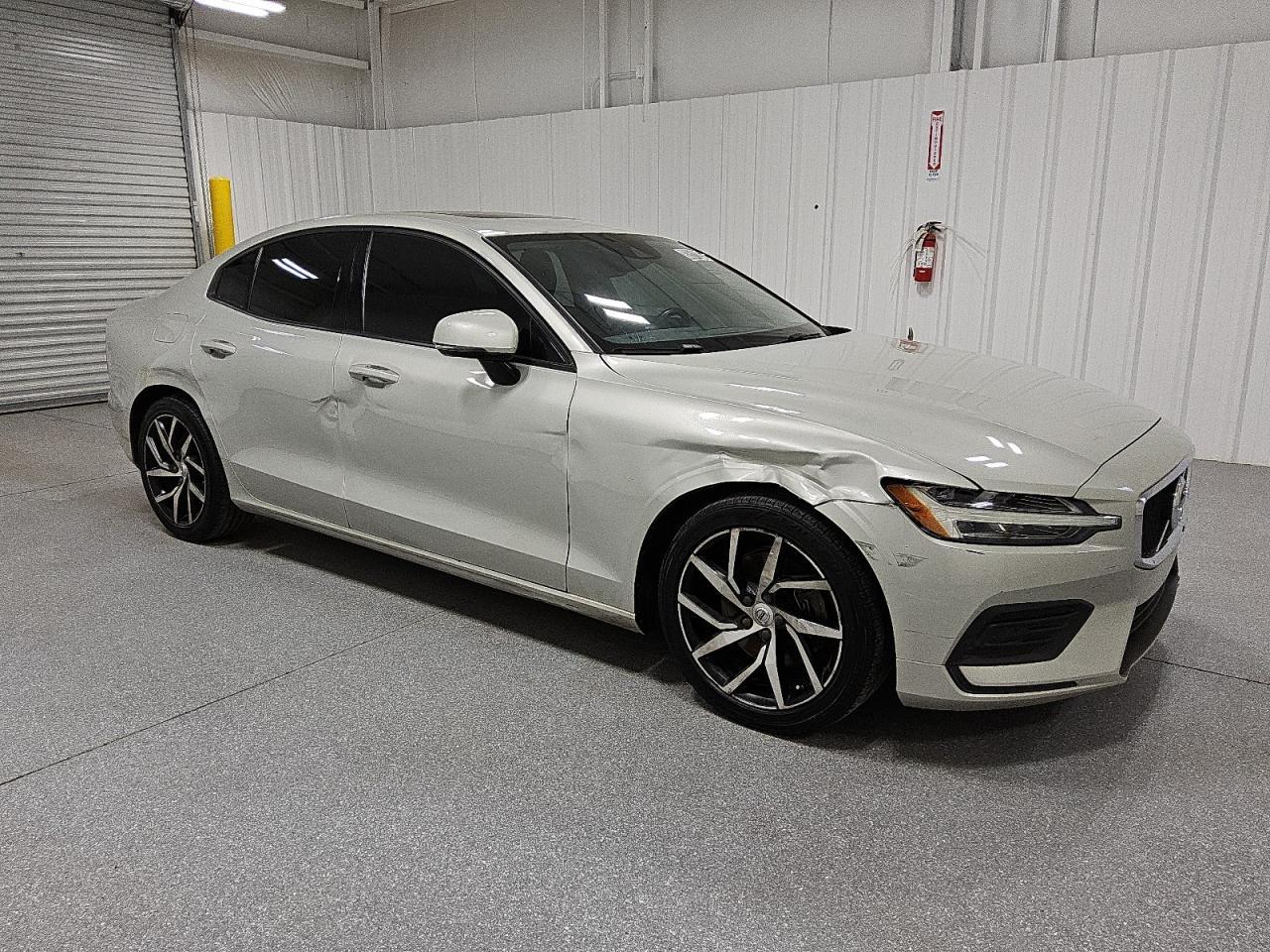 2019 Volvo S60 T5 Momentum - Image 4