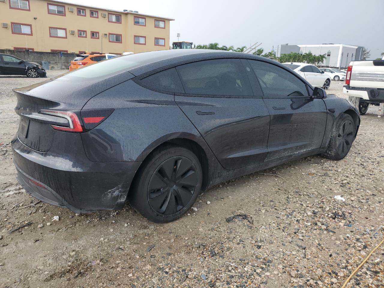 2024 Tesla Model 3 - Image 3