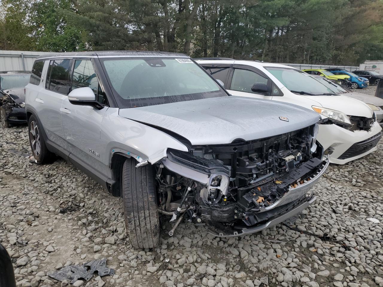 2024 Rivian R1S Adventure - Фото 4