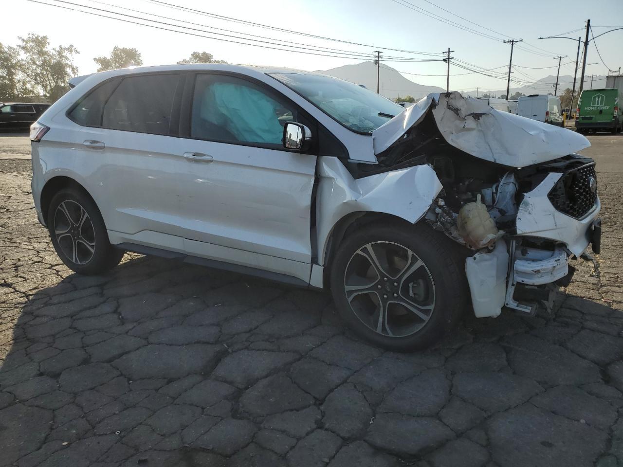 2019 Ford Edge - Фото 4
