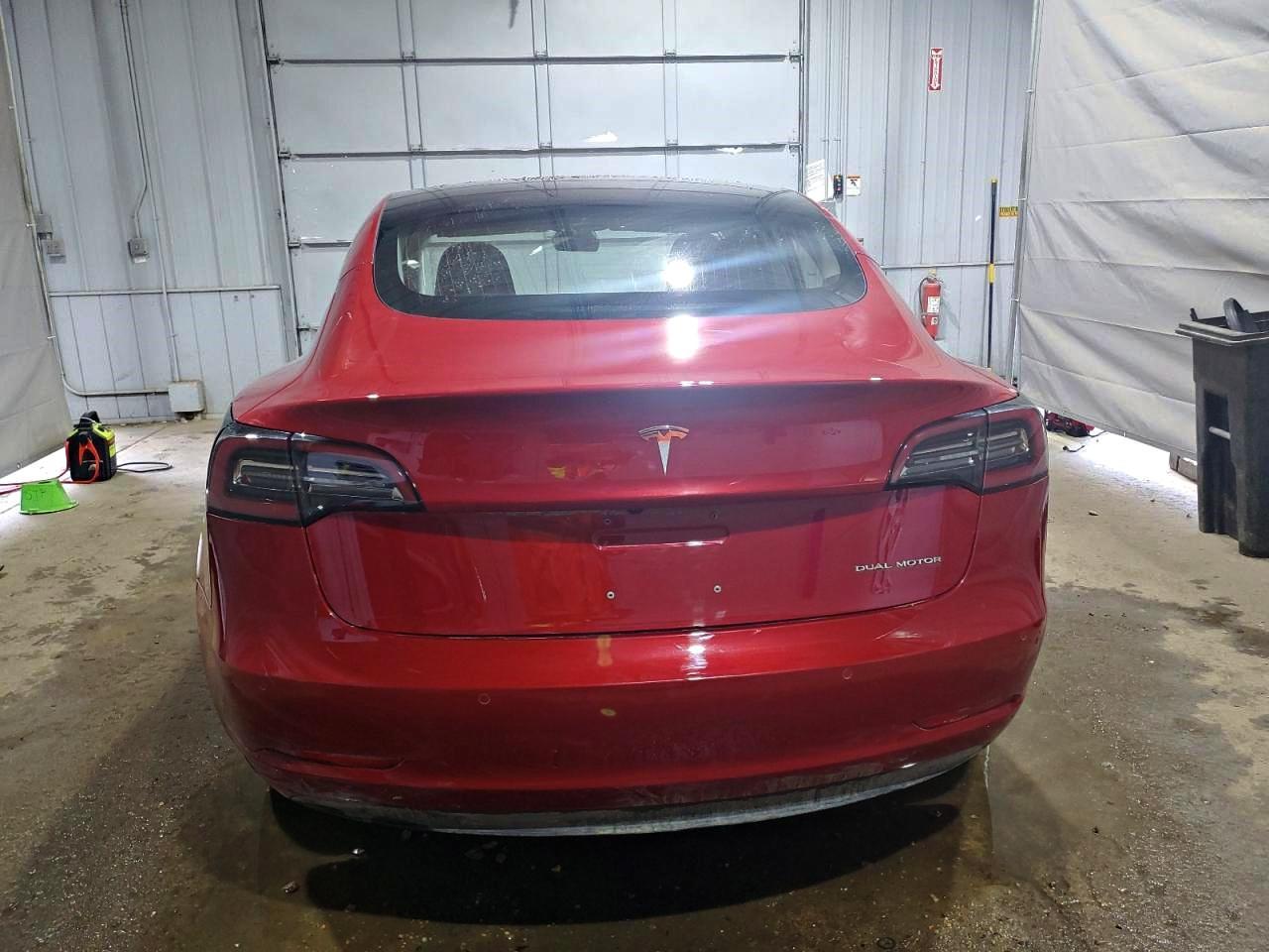 2018 Tesla Model 3 - Фото 6