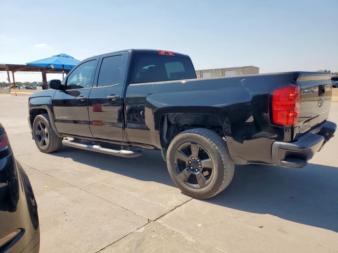 2016 Chevrolet Silverado C1500 - Image 2