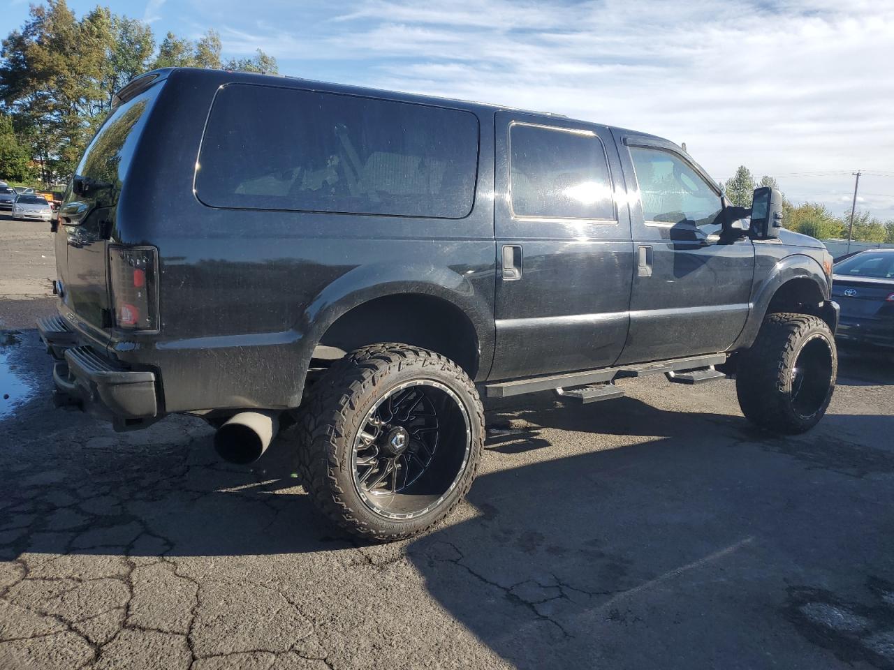 2004 Ford Excursion Xlt - Image 3