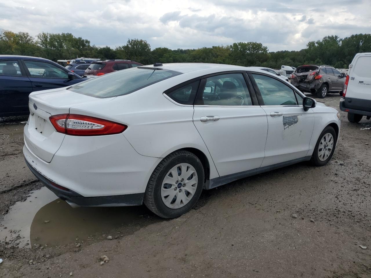 2014 Ford Fusion S - Фото 3