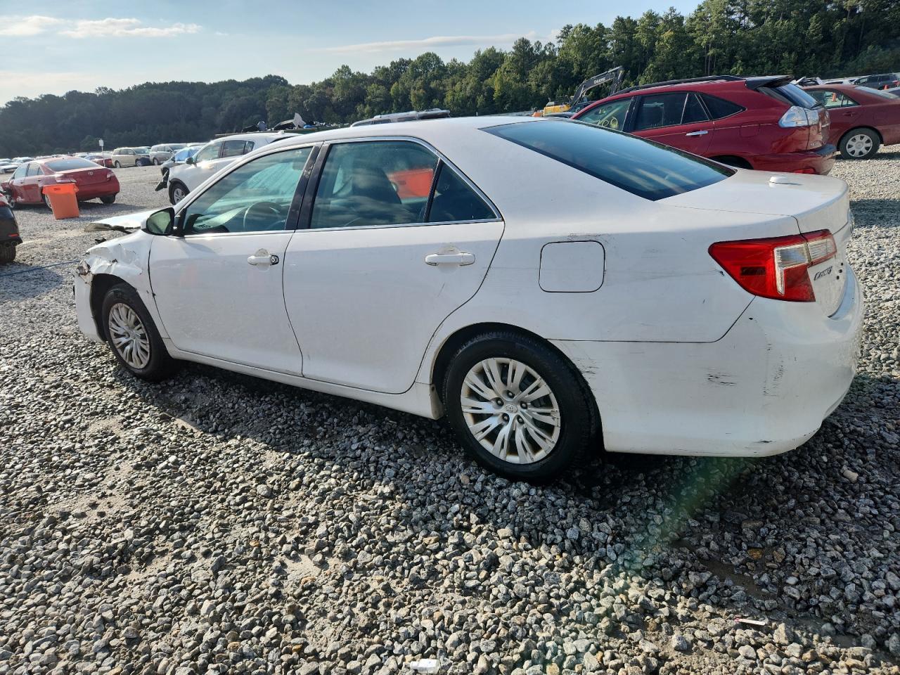 2014 Toyota Camry L - Фото 2