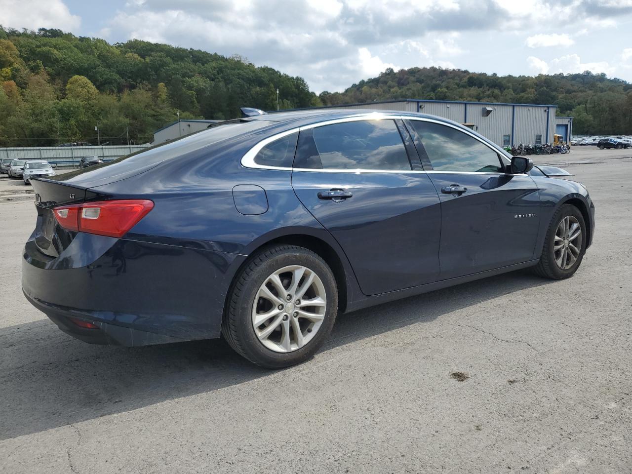 2018 Chevrolet Malibu Lt - Image 3