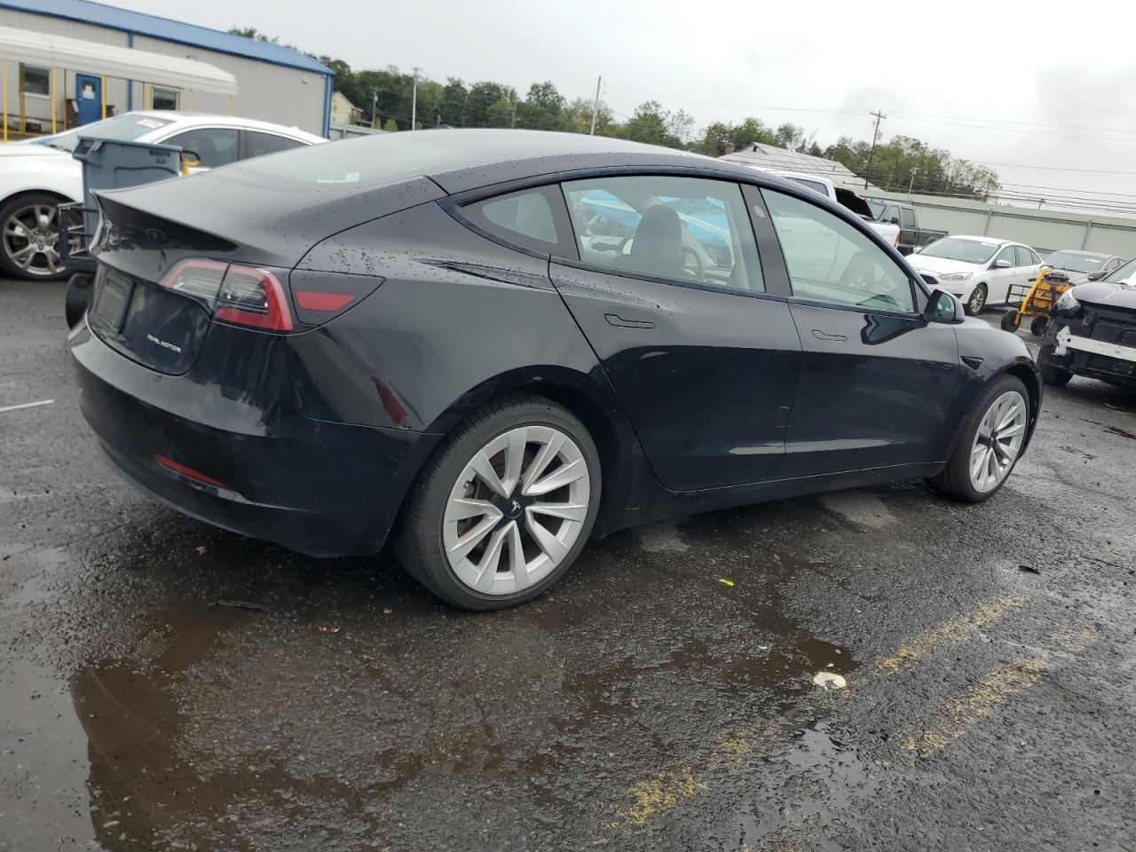 2023 Tesla Model 3 - Фото 3