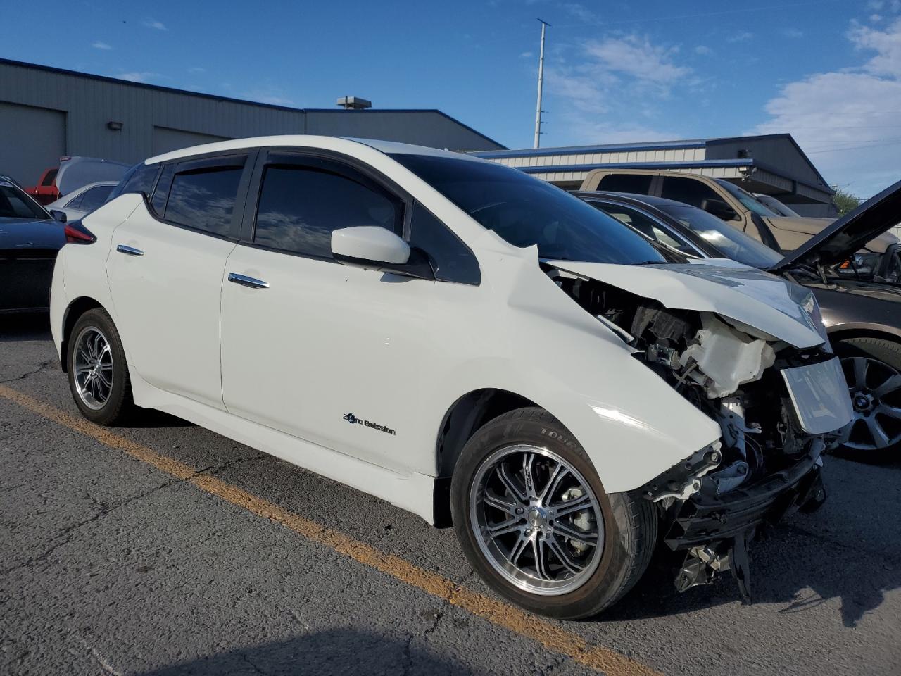 2018 Nissan Leaf S - Фото 4