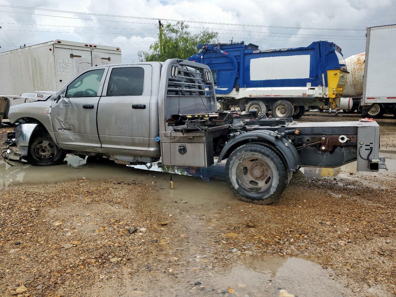 2022 Ram 3500 - Image 2