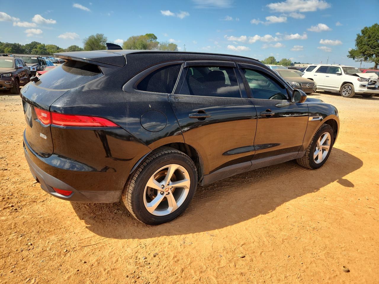 2017 Jaguar F-Pace Premium - Image 3