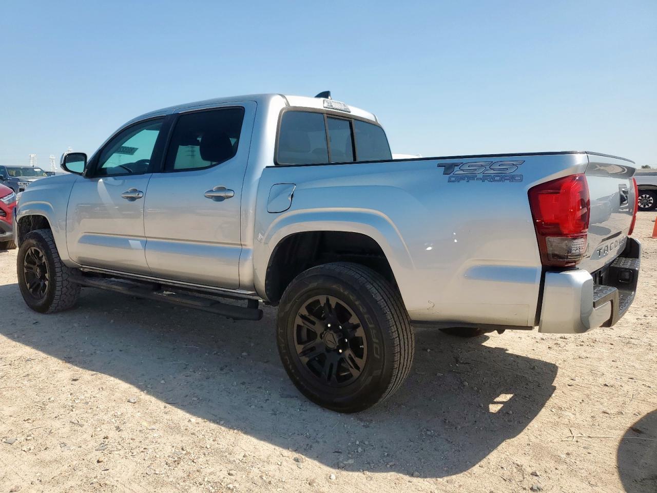 2022 Toyota Tacoma Double Cab - Фото 2
