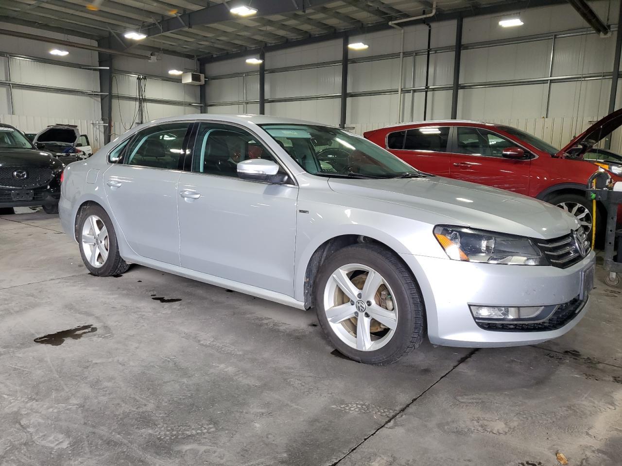 2015 Volkswagen Passat S - Image 4