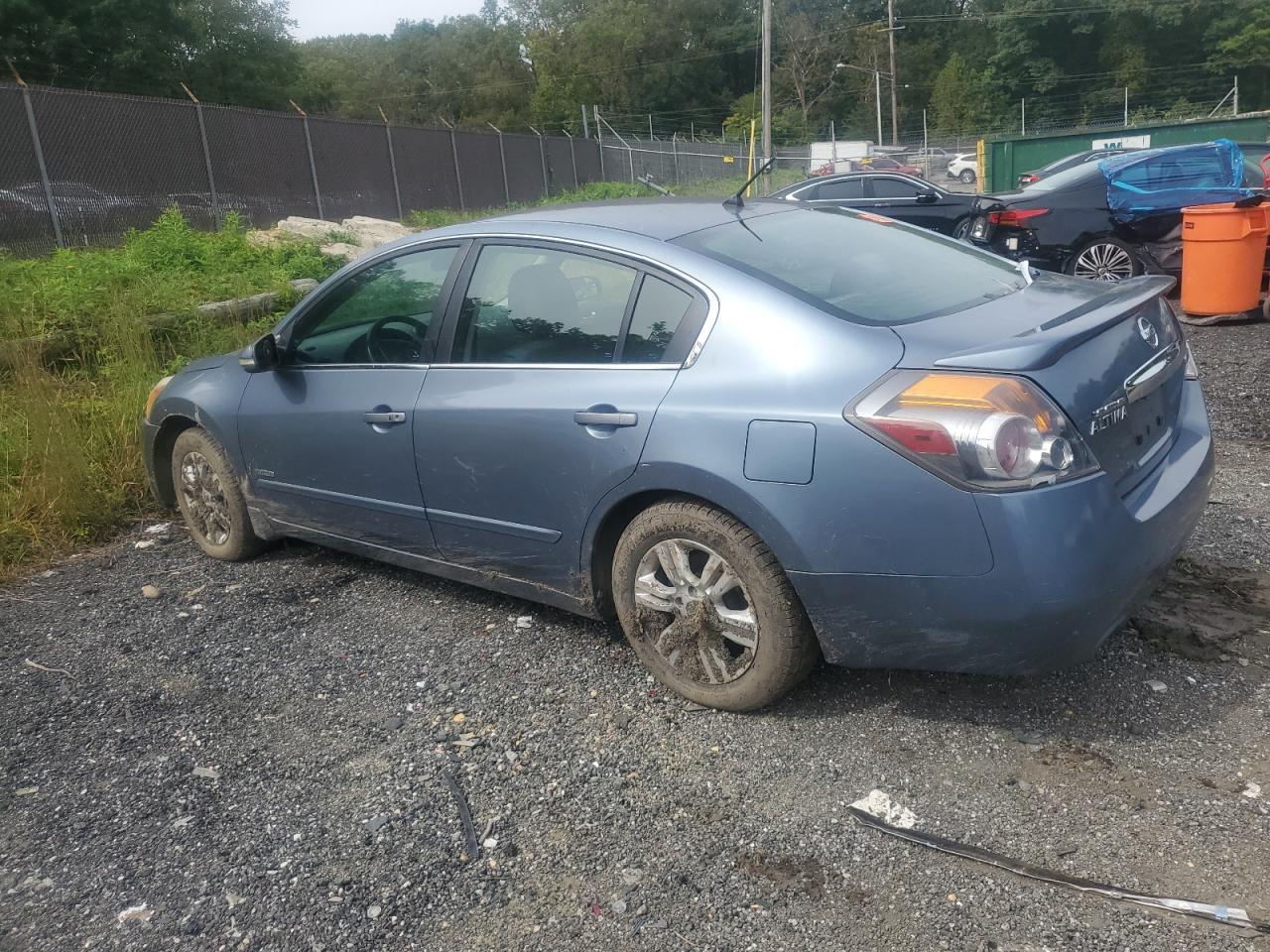 2011 Nissan Altima Hybrid - Фото 2