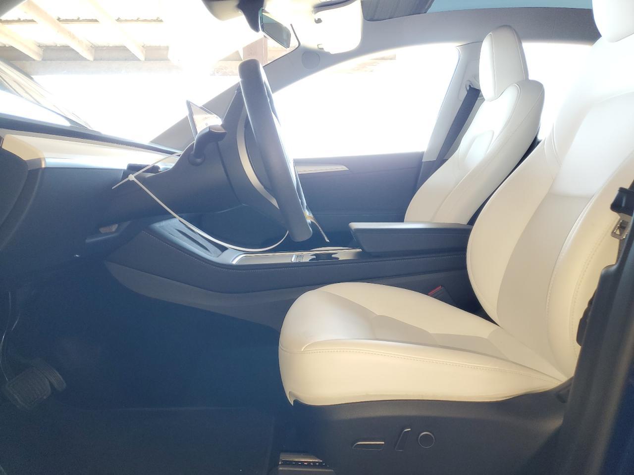 2023 Tesla Model Y - Image 7