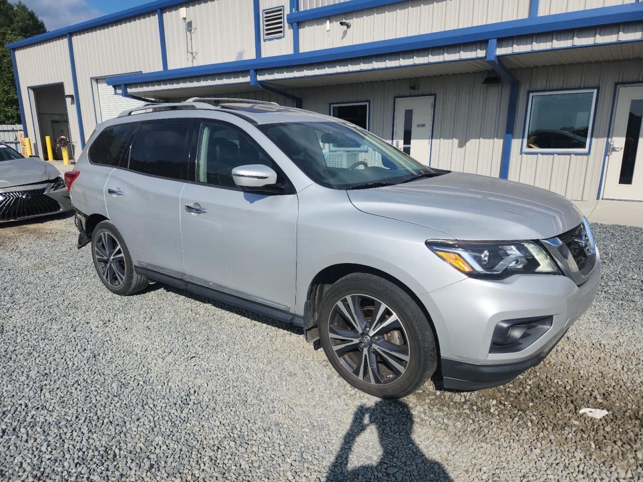 2018 Nissan Pathfinder S - Image 4