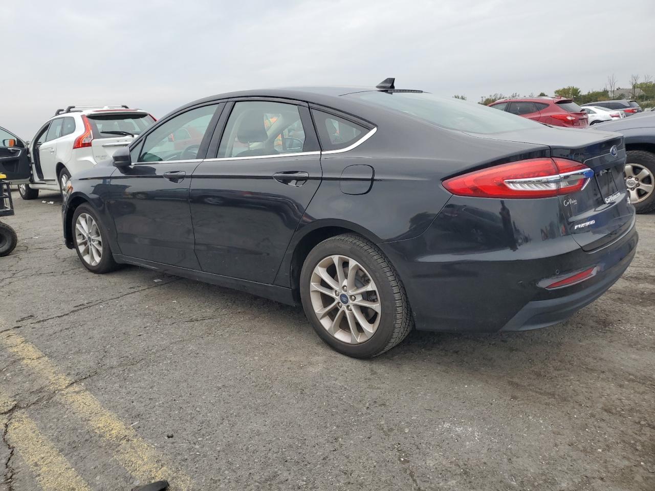 2019 Ford Fusion Se - Фото 2