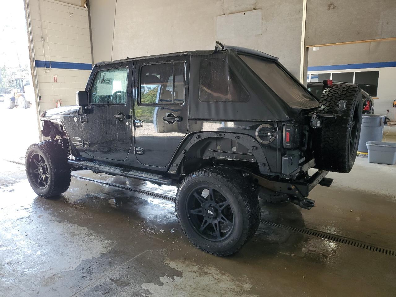 2015 Jeep Wrangler Unlimited Sport - Фото 2