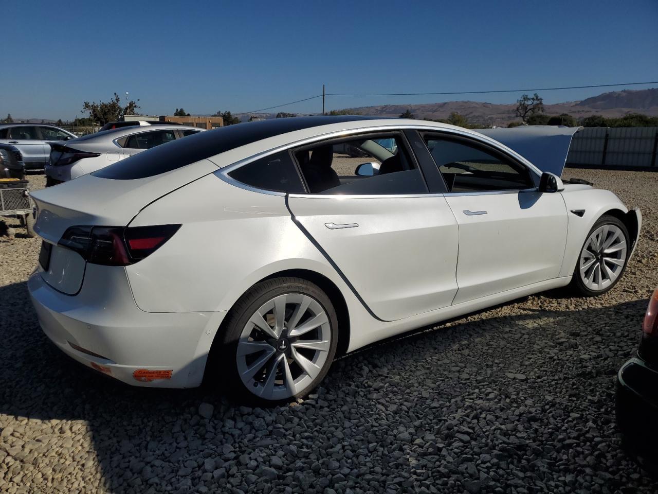 2020 Tesla Model 3 - Фото 3