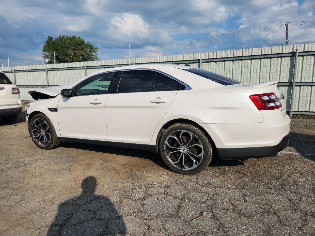2015 Ford Taurus Sho - Фото 2