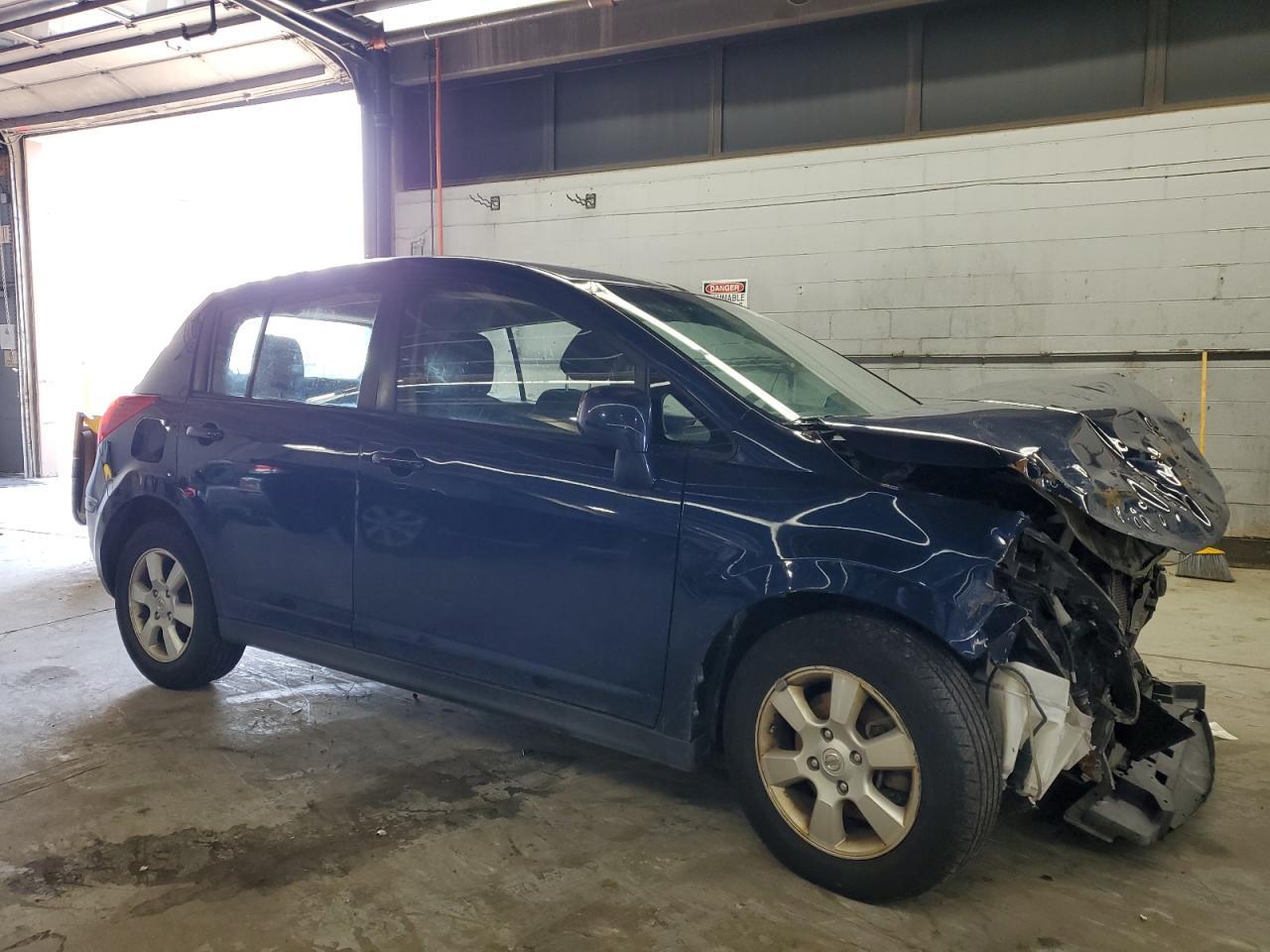 2012 Nissan Versa S - Фото 4