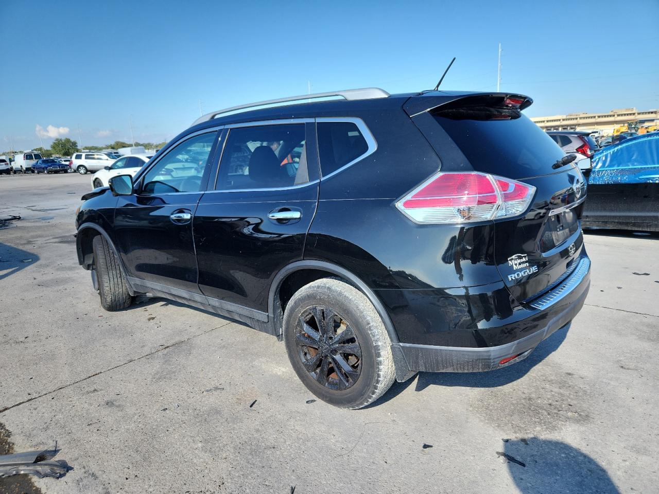 2016 Nissan Rogue S - Image 2