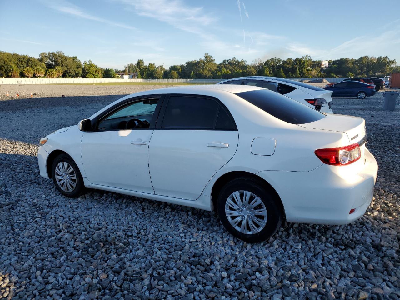 2011 Toyota Corolla Base - Фото 2