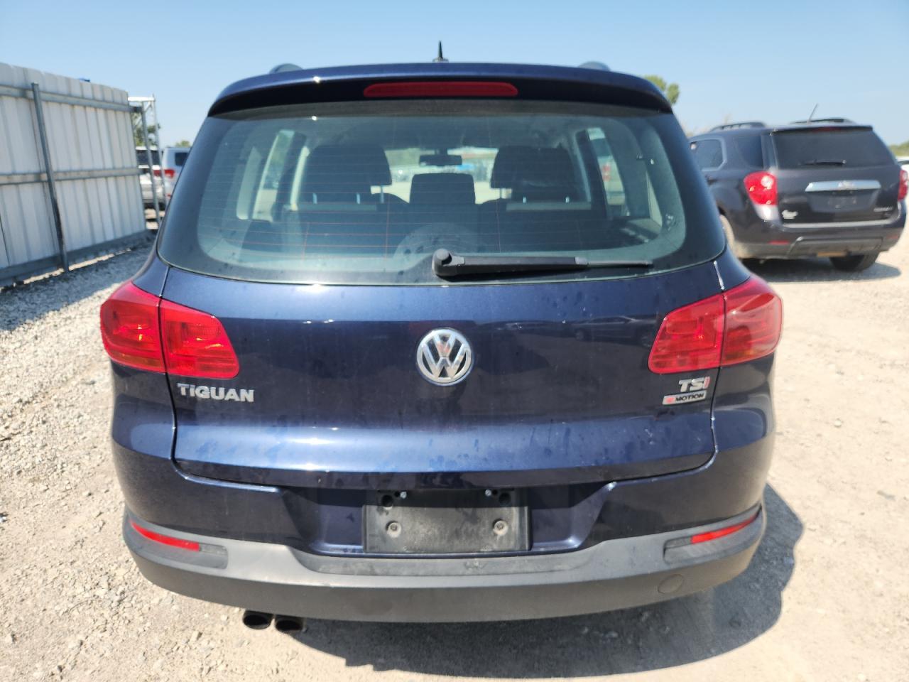 2016 Volkswagen Tiguan S - Image 6