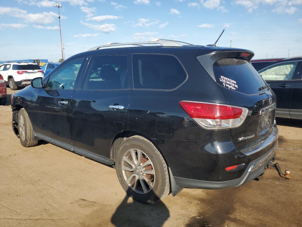 2016 Nissan Pathfinder S - Фото 2