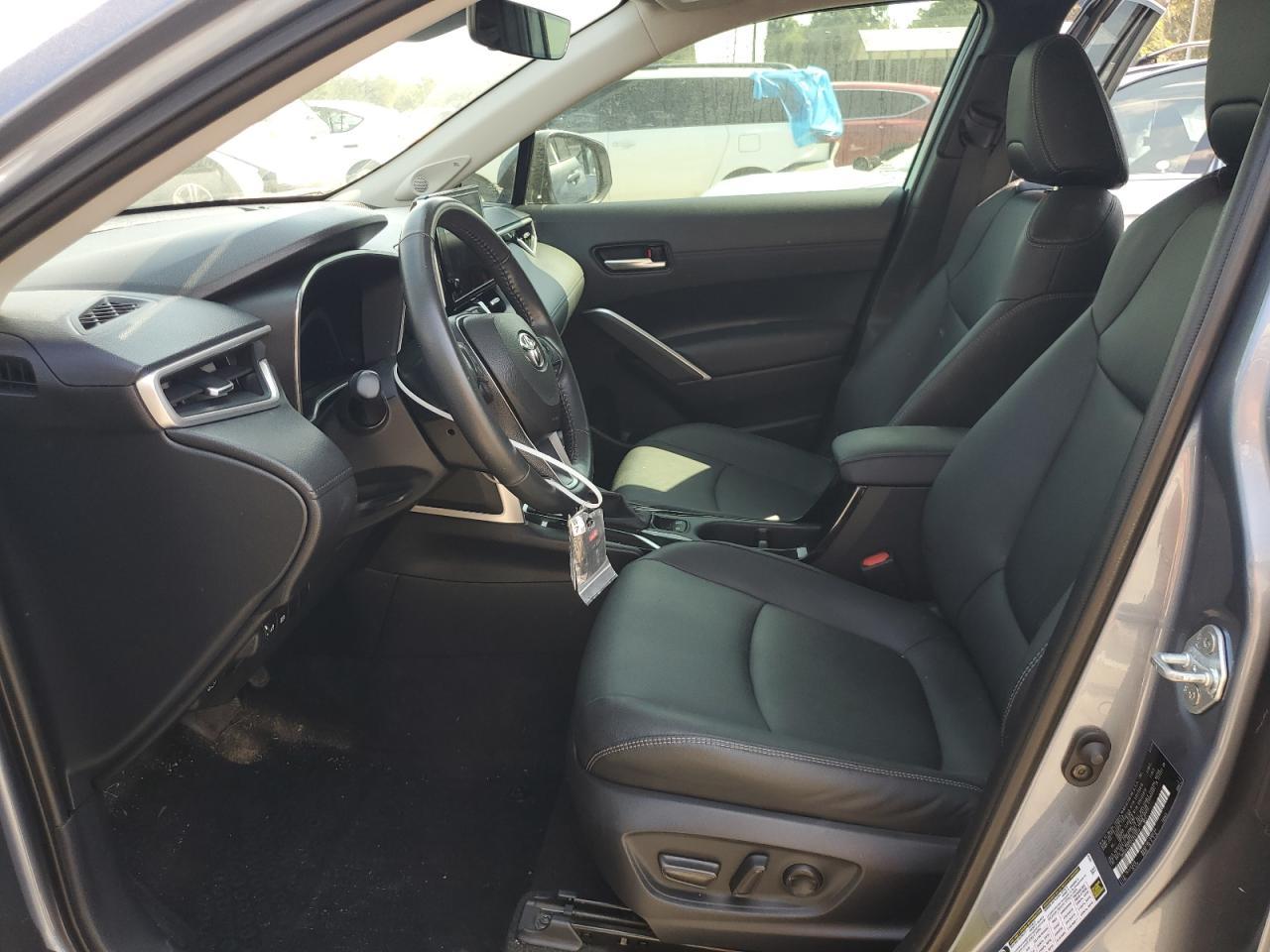 2023 Toyota Corolla Cross Xle - Image 7