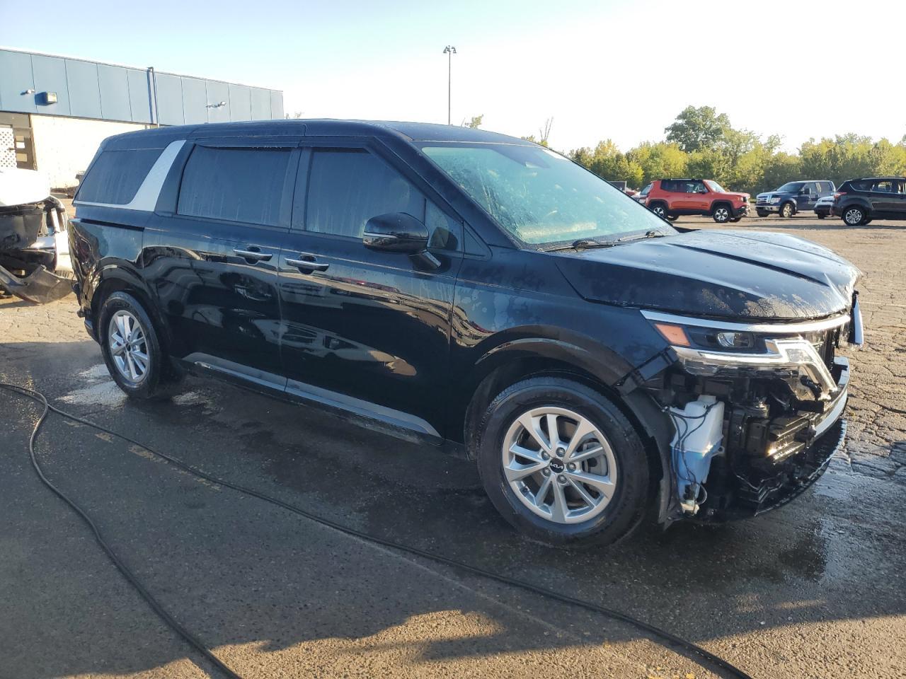 2022 Kia Carnival Lx - Image 4