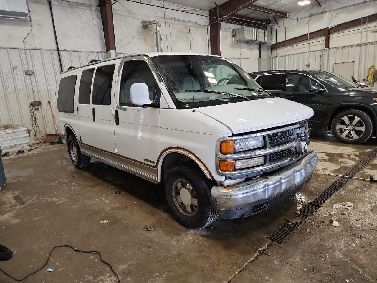 2000 Chev Express Cargo 1500 1 - Фото 4