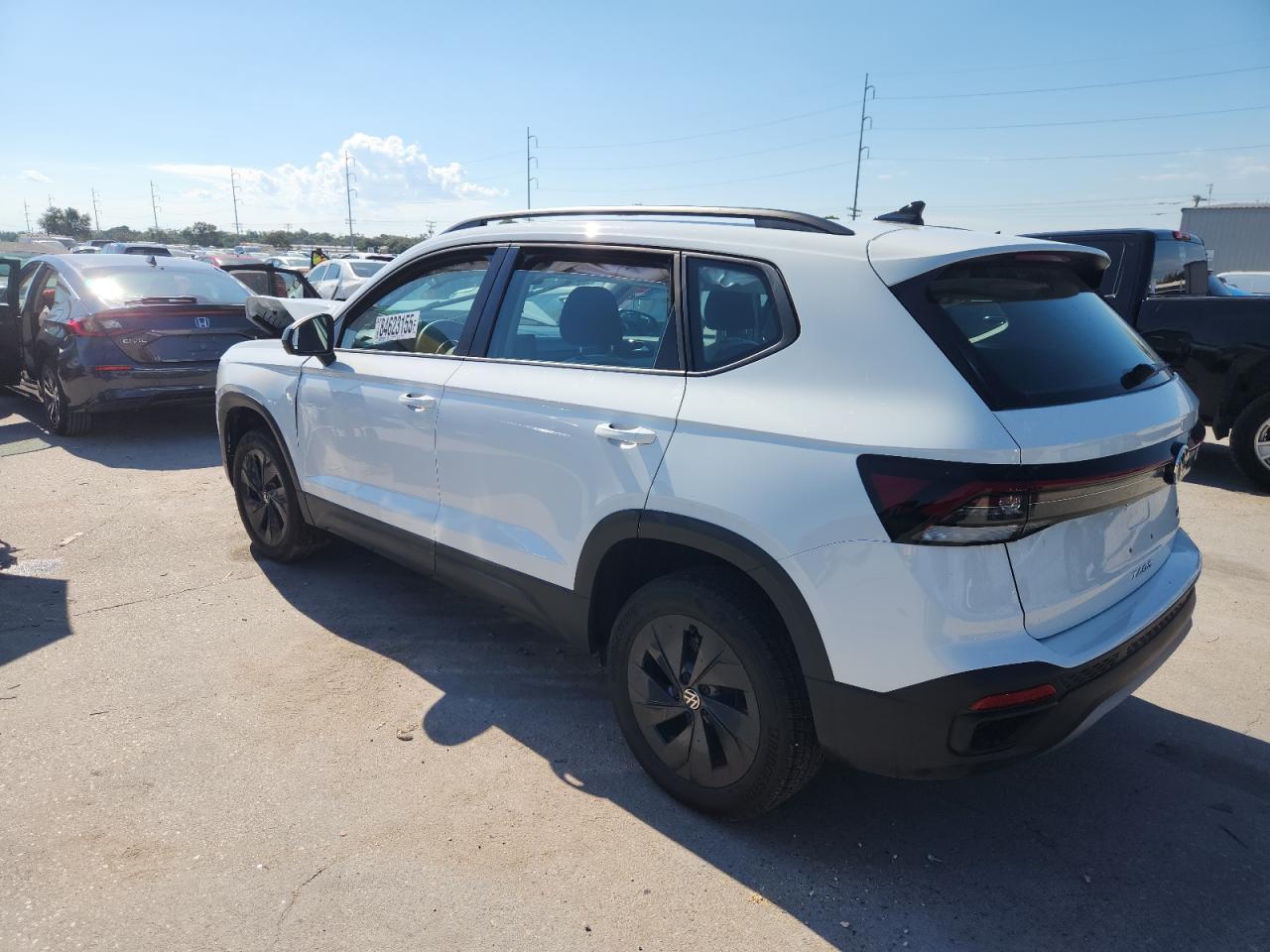 2025 Volkswagen Taos S - Фото 2