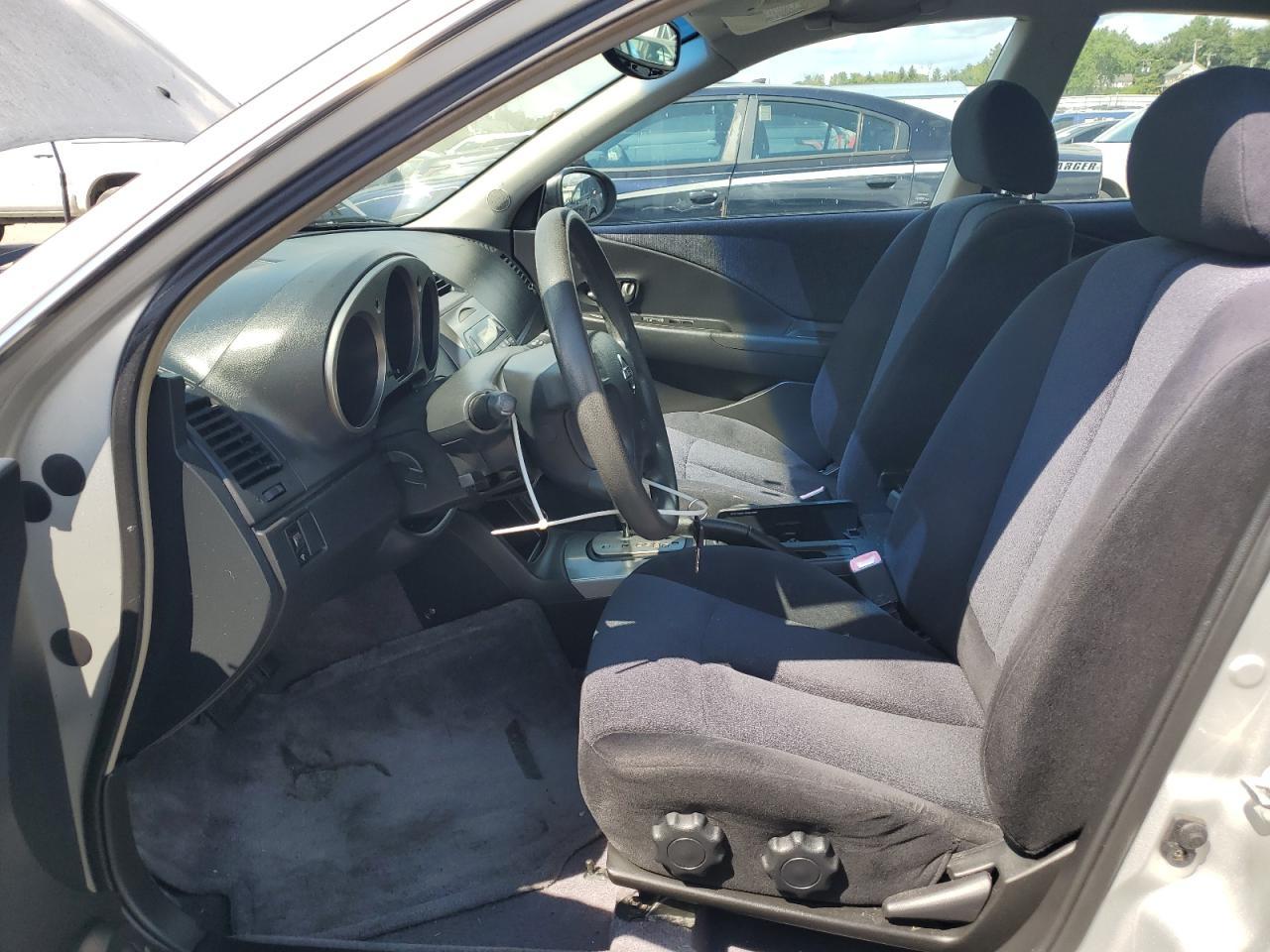 2004 Nissan Altima - Image 7
