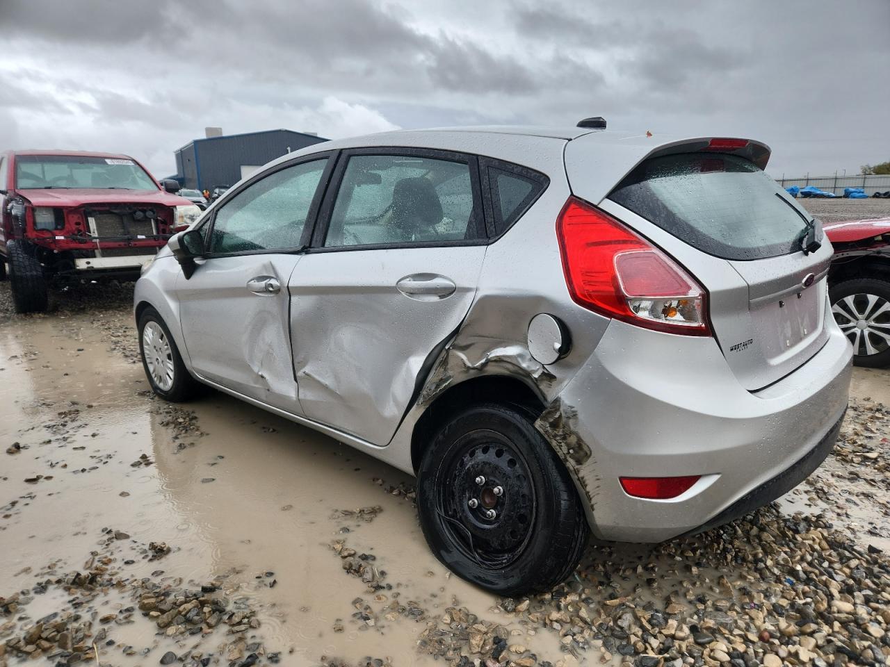 2016 Ford Fiesta S - Фото 2