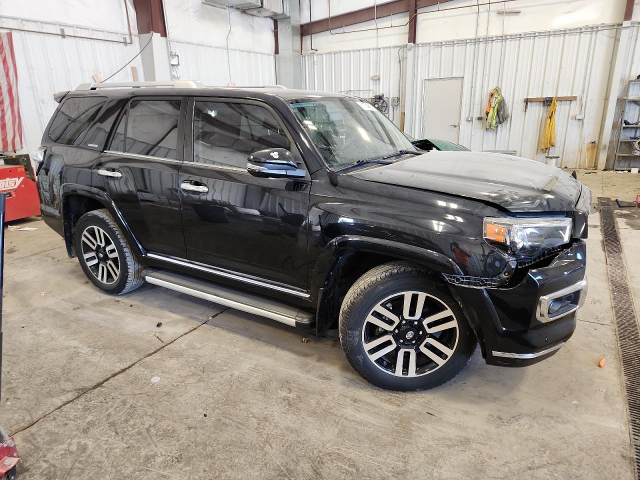 2016 Toyota 4Runner Sr5/Sr5 Premium - Image 4