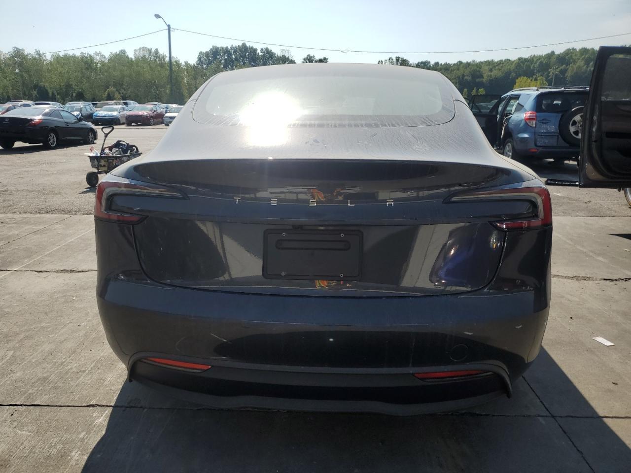 2025 Tesla Model 3 - Image 6