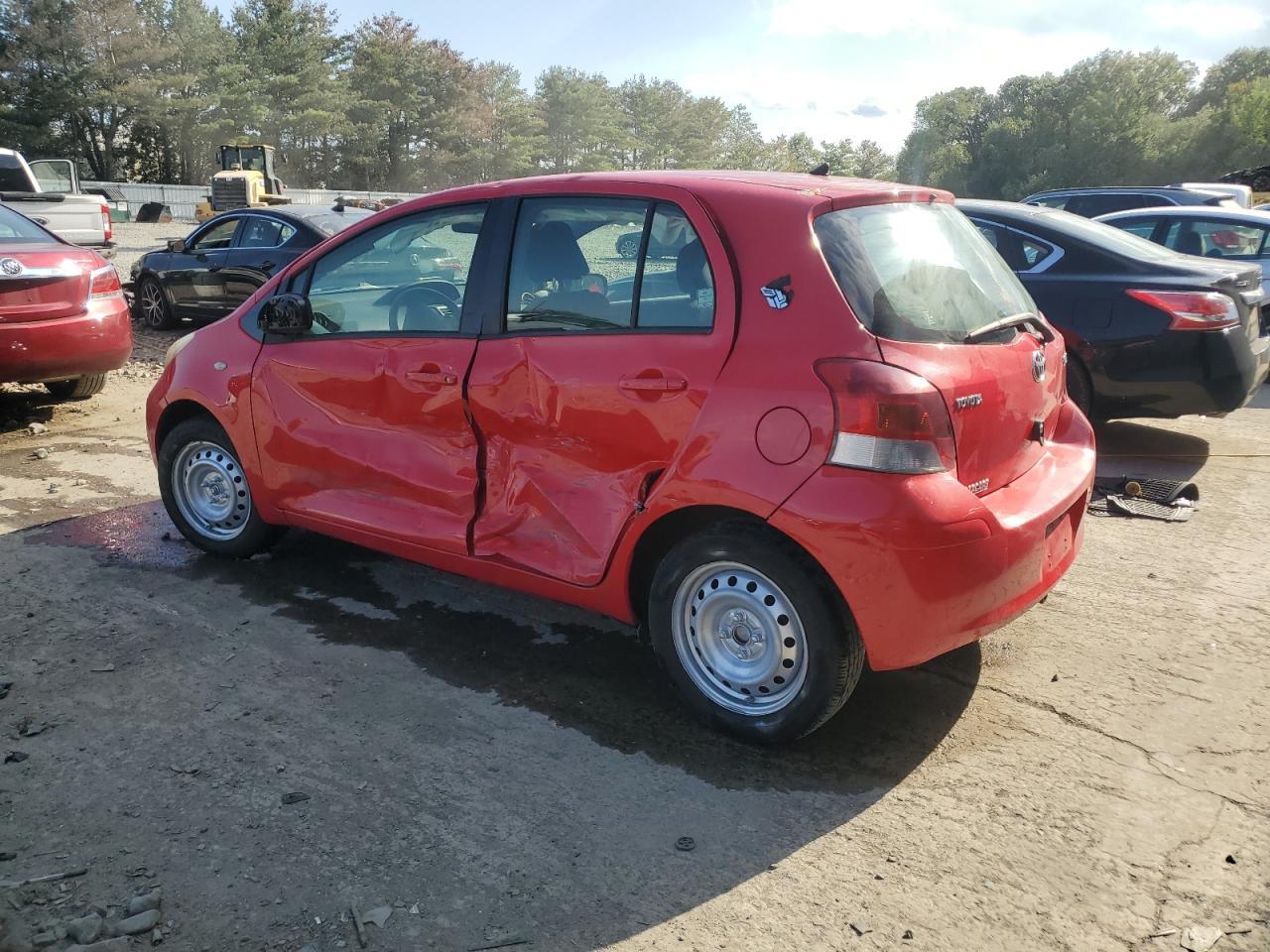 2011 Toyota Yaris Base - Image 2