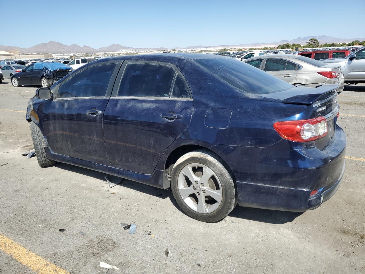 2013 Toyota Corolla Base - Фото 2