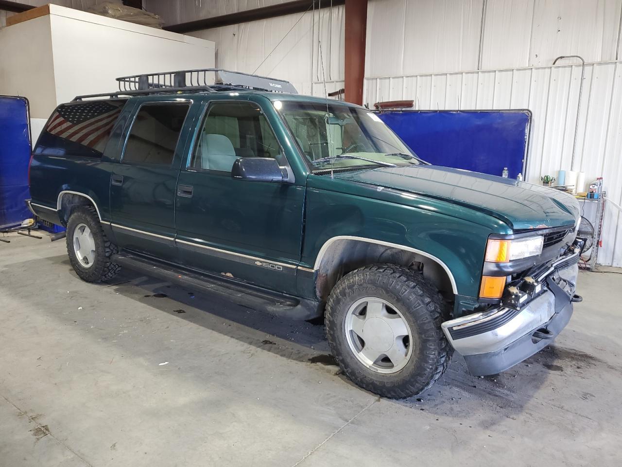 1996 Chevrolet Suburban K1500 - Фото 4