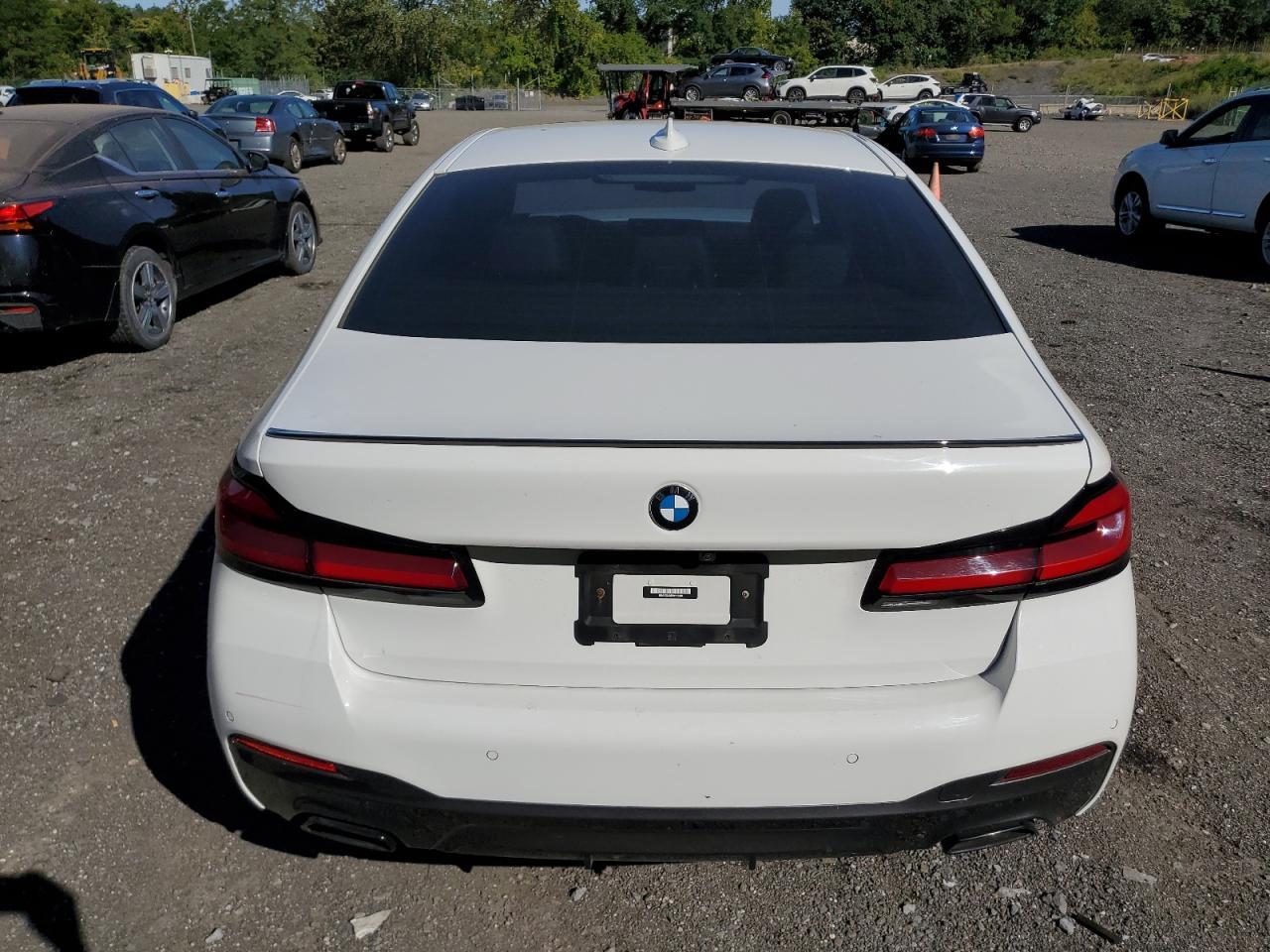 2023 BMW 530 Xi - Image 6