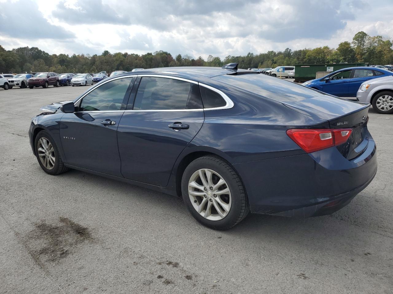 2018 Chevrolet Malibu Lt - Image 2